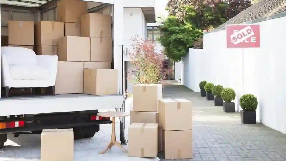 Knowing long-distance movers